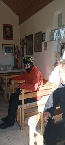 Keine Muslime, es ist unser Karl, in tiefer Andacht