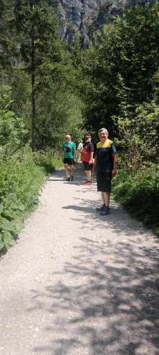 am Weg zum See